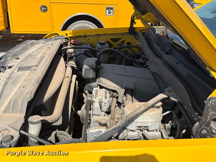 image for item EU2070 2015 Chevrolet Silverado 3500HD utility bed pickup truck