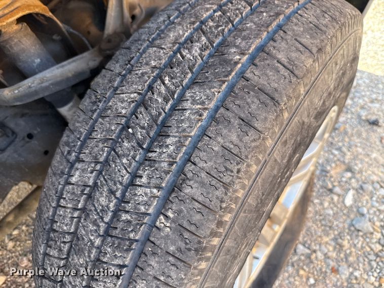 image for item EU2070 2015 Chevrolet Silverado 3500HD utility bed pickup truck