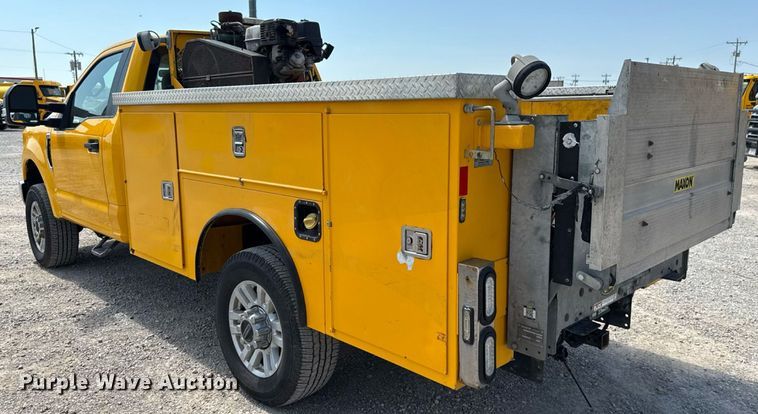 image for item EU2071 2019 Ford F350 utility bed pickup truck