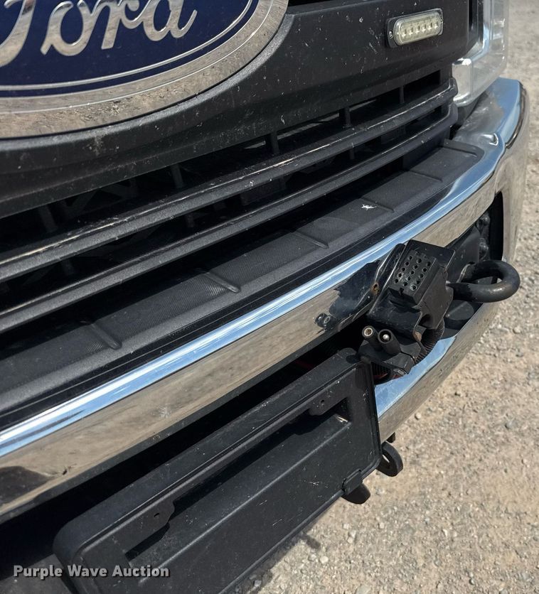 image for item EU2071 2019 Ford F350 utility bed pickup truck