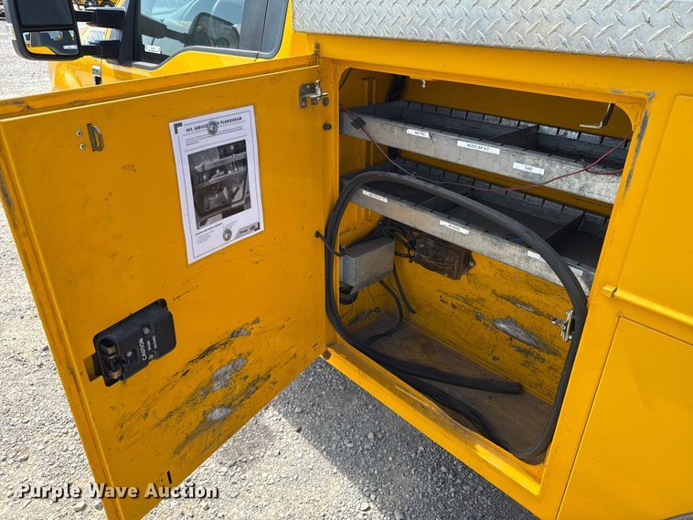 image for item EU2071 2019 Ford F350 utility bed pickup truck