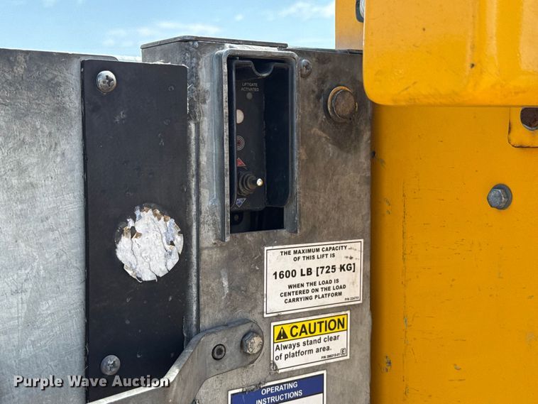 image for item EU2071 2019 Ford F350 utility bed pickup truck