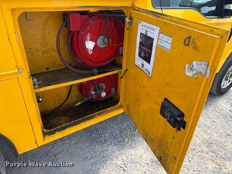 image for item EU2071 2019 Ford F350 utility bed pickup truck