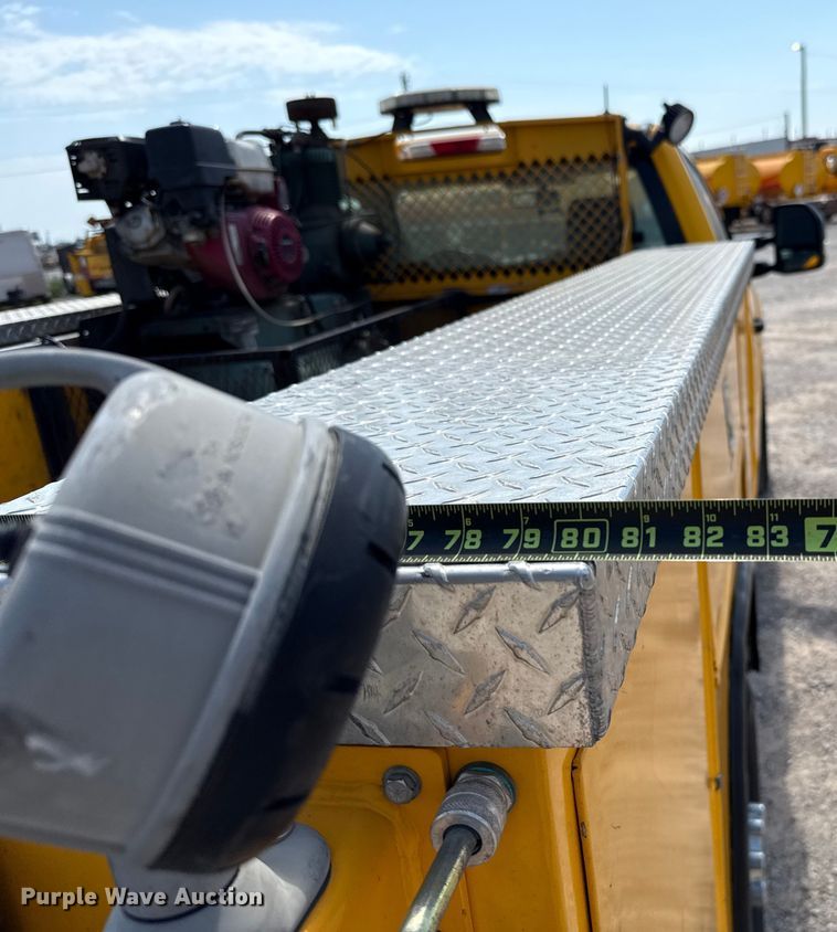 image for item EU2071 2019 Ford F350 utility bed pickup truck