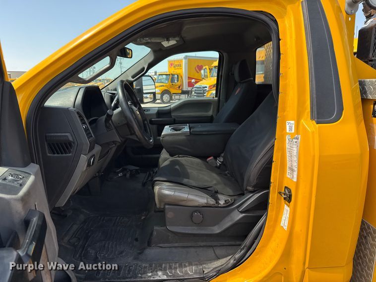 image for item EU2071 2019 Ford F350 utility bed pickup truck