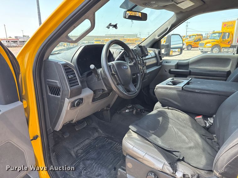 image for item EU2071 2019 Ford F350 utility bed pickup truck