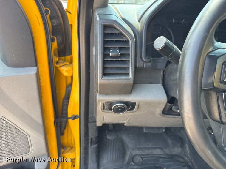 image for item EU2071 2019 Ford F350 utility bed pickup truck