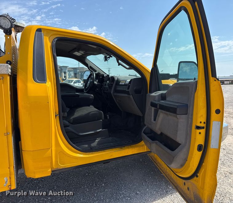 image for item EU2071 2019 Ford F350 utility bed pickup truck