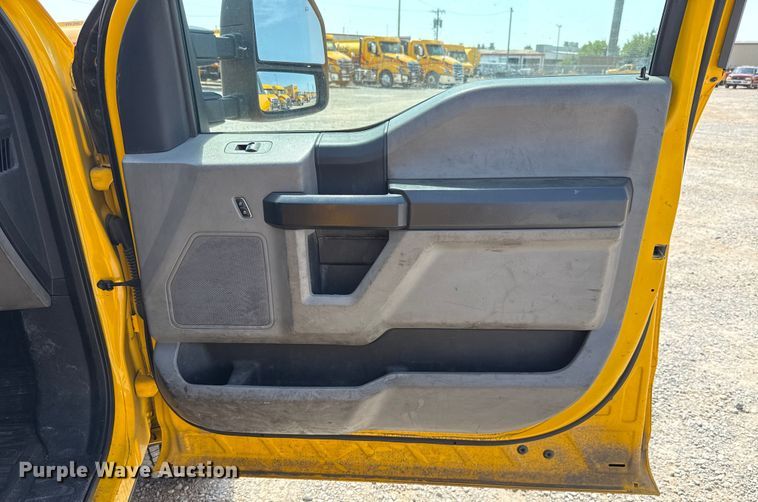 image for item EU2071 2019 Ford F350 utility bed pickup truck