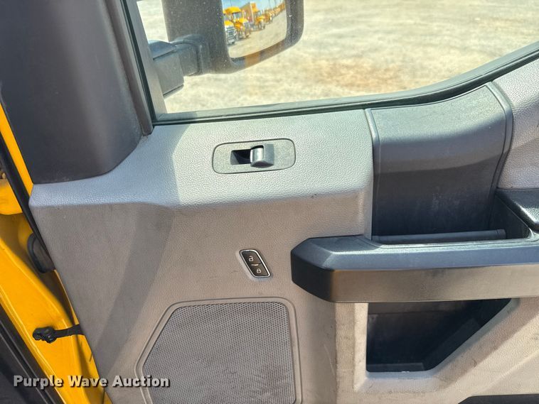 image for item EU2071 2019 Ford F350 utility bed pickup truck