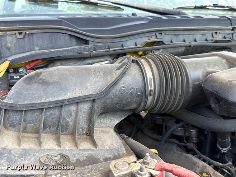 image for item EU2071 2019 Ford F350 utility bed pickup truck