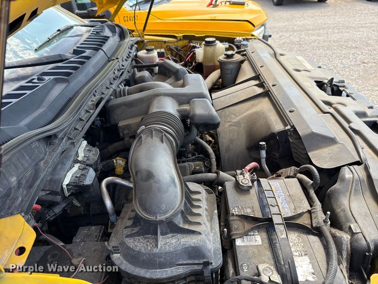 image for item EU2071 2019 Ford F350 utility bed pickup truck