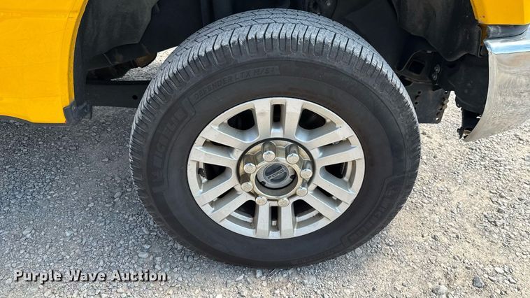 image for item EU2071 2019 Ford F350 utility bed pickup truck