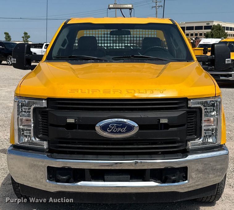 image for item EU2072 2017 Ford F350 Super Duty  utility bed pickup truck