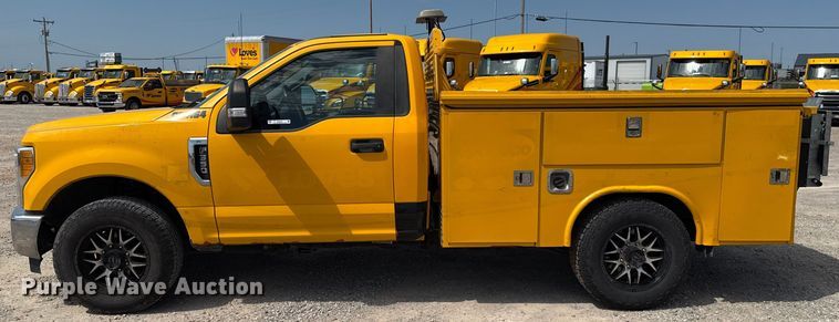 image for item EU2072 2017 Ford F350 Super Duty  utility bed pickup truck