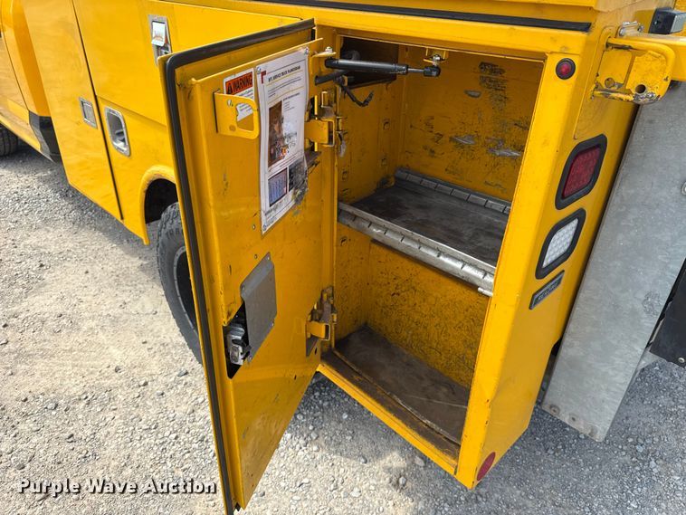 image for item EU2072 2017 Ford F350 Super Duty  utility bed pickup truck