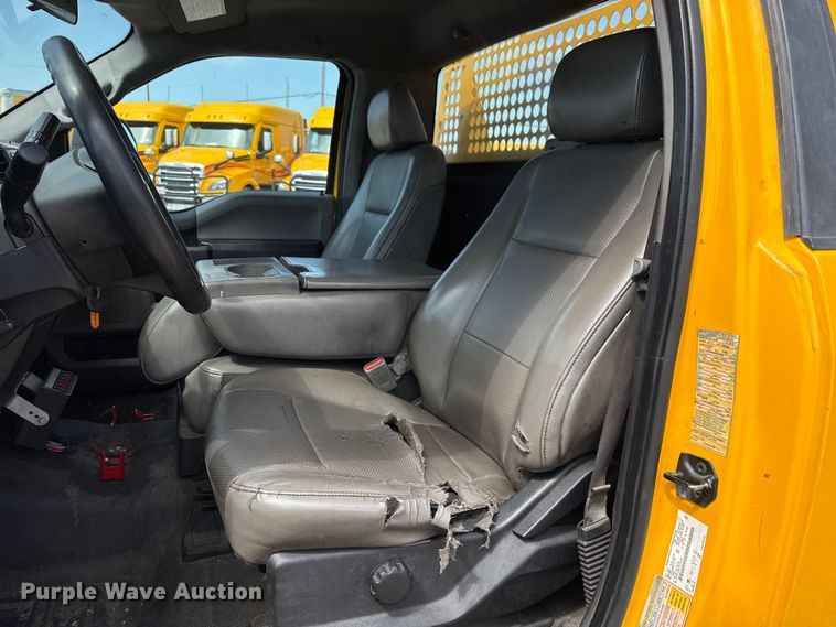 image for item EU2072 2017 Ford F350 Super Duty  utility bed pickup truck