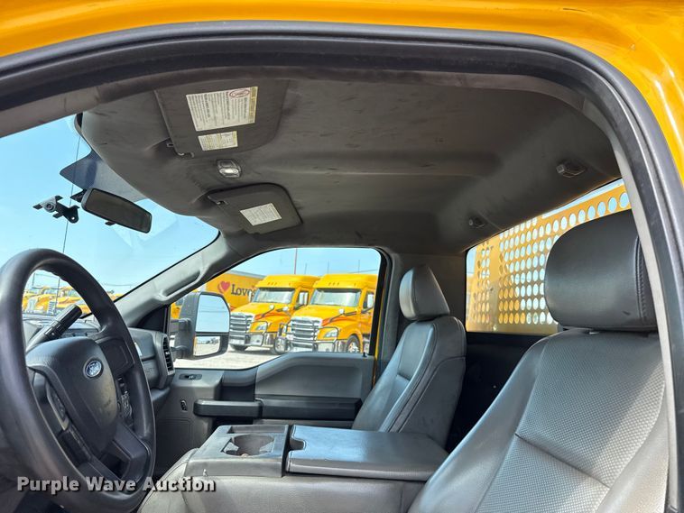 image for item EU2072 2017 Ford F350 Super Duty  utility bed pickup truck