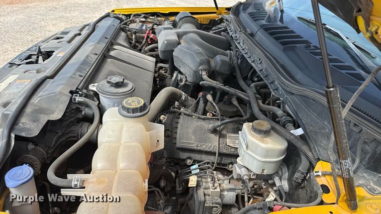 image for item EU2072 2017 Ford F350 Super Duty  utility bed pickup truck