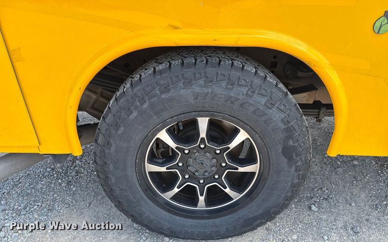 image for item EU2072 2017 Ford F350 Super Duty  utility bed pickup truck