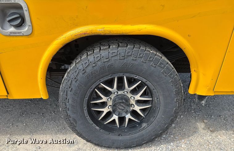 image for item EU2072 2017 Ford F350 Super Duty  utility bed pickup truck