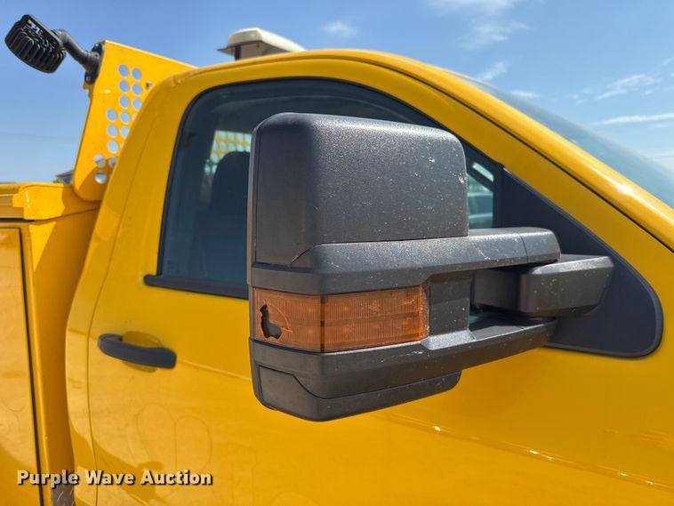 image for item EU2073 2017 Chevrolet Silverado 3500HD utility bed pickup truck