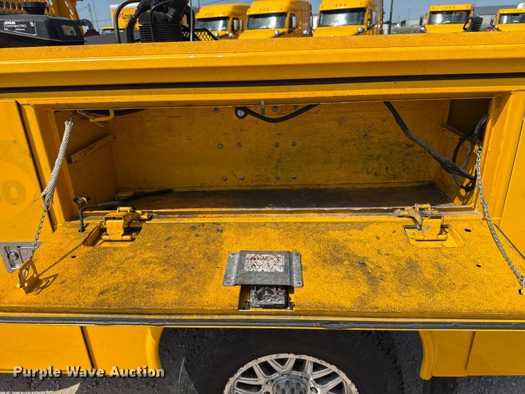 image for item EU2073 2017 Chevrolet Silverado 3500HD utility bed pickup truck