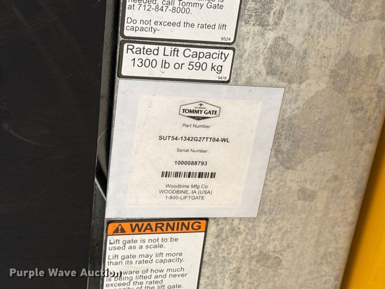 image for item EU2073 2017 Chevrolet Silverado 3500HD utility bed pickup truck