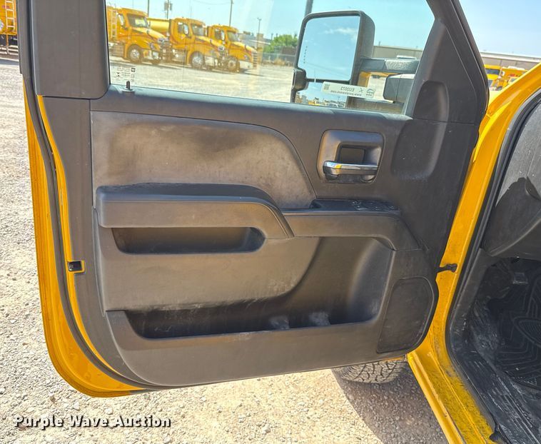 image for item EU2073 2017 Chevrolet Silverado 3500HD utility bed pickup truck