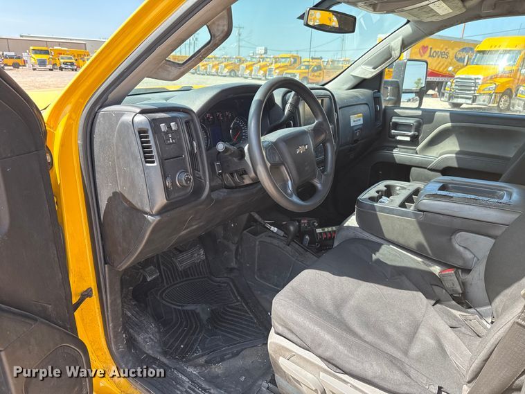 image for item EU2073 2017 Chevrolet Silverado 3500HD utility bed pickup truck