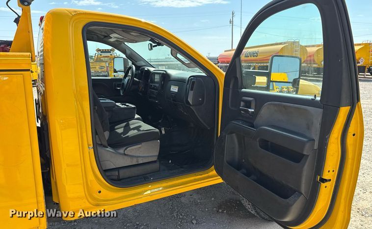 image for item EU2073 2017 Chevrolet Silverado 3500HD utility bed pickup truck