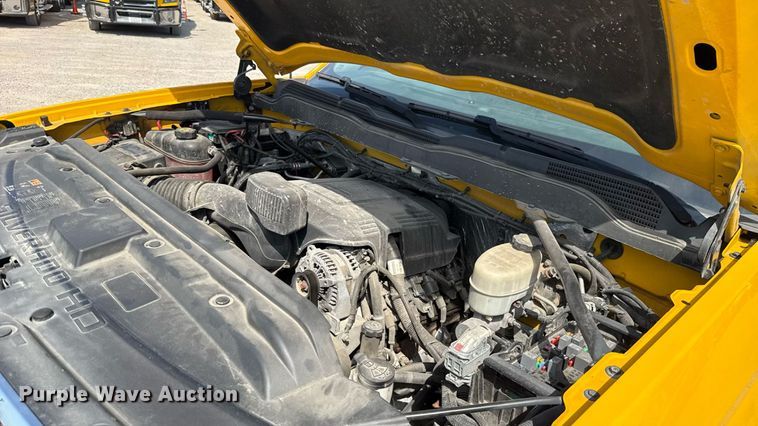 image for item EU2073 2017 Chevrolet Silverado 3500HD utility bed pickup truck