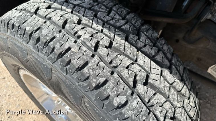 image for item EU2073 2017 Chevrolet Silverado 3500HD utility bed pickup truck