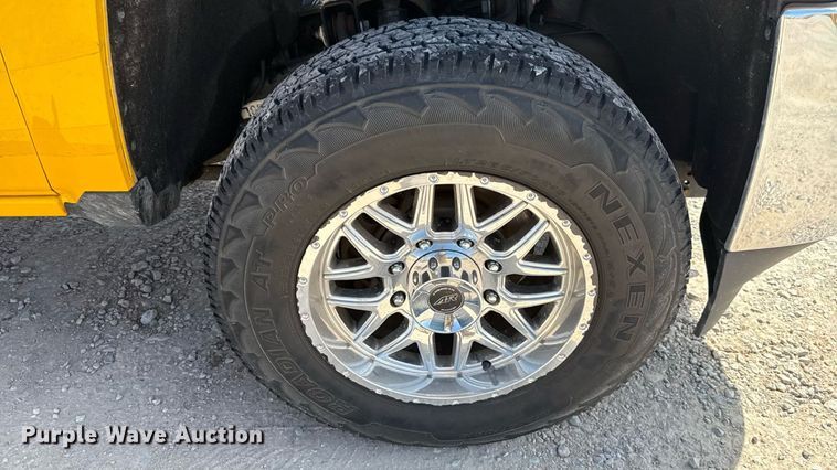 image for item EU2073 2017 Chevrolet Silverado 3500HD utility bed pickup truck