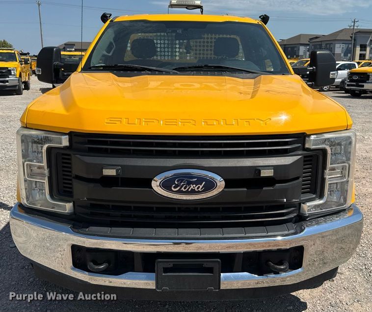 image for item EU2074 2017 Ford F350 Super Duty  utility bed pickup truck