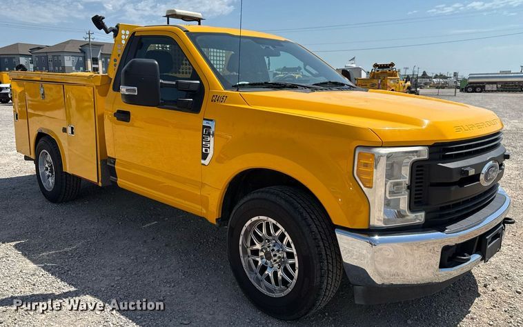 image for item EU2074 2017 Ford F350 Super Duty  utility bed pickup truck