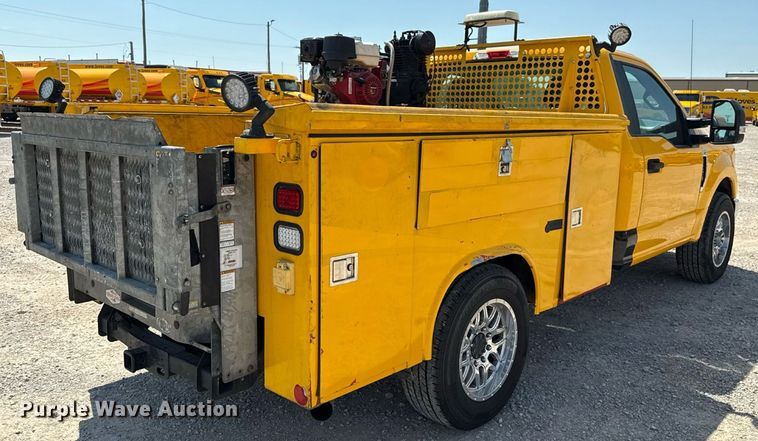 image for item EU2074 2017 Ford F350 Super Duty  utility bed pickup truck