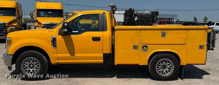 image for item EU2074 2017 Ford F350 Super Duty  utility bed pickup truck