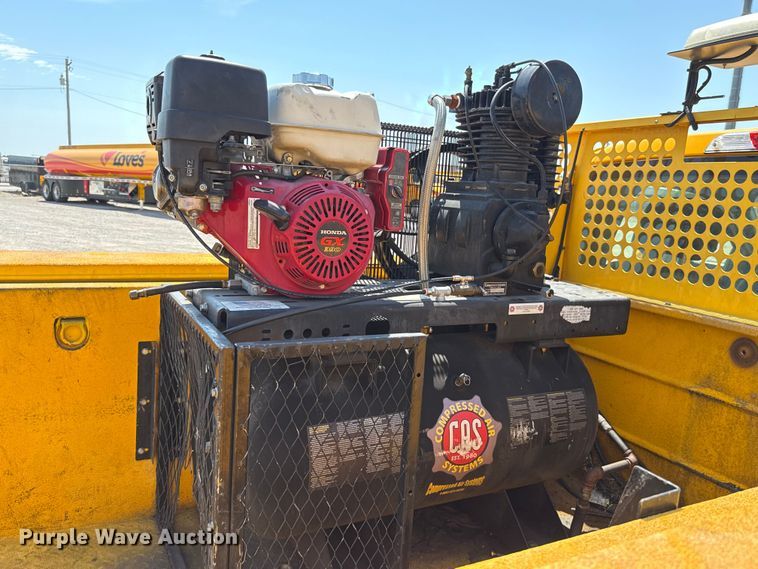 image for item EU2074 2017 Ford F350 Super Duty  utility bed pickup truck