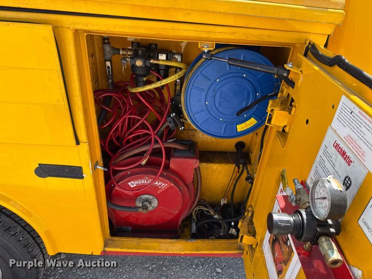 image for item EU2074 2017 Ford F350 Super Duty  utility bed pickup truck