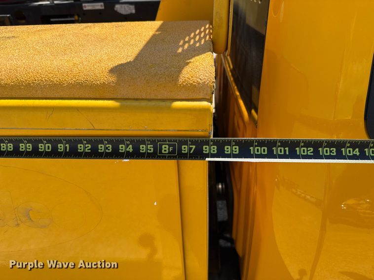 image for item EU2074 2017 Ford F350 Super Duty  utility bed pickup truck