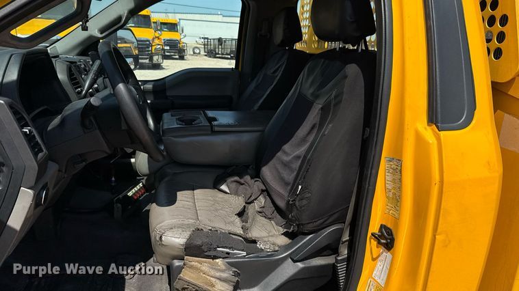 image for item EU2074 2017 Ford F350 Super Duty  utility bed pickup truck