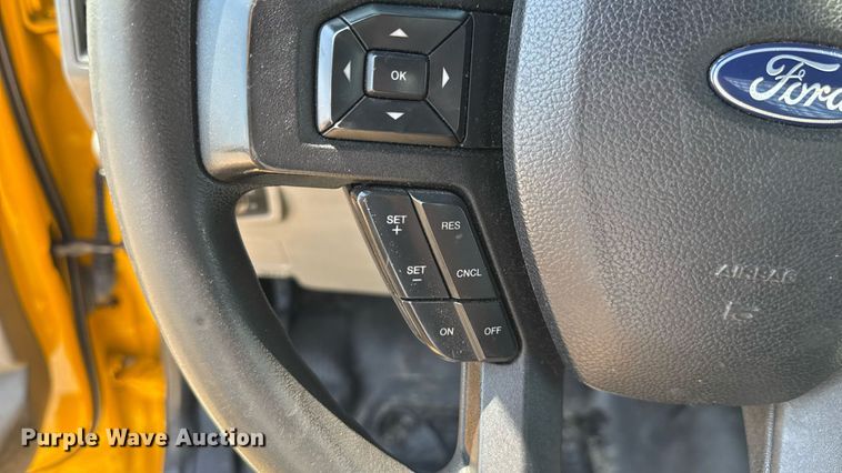 image for item EU2074 2017 Ford F350 Super Duty  utility bed pickup truck