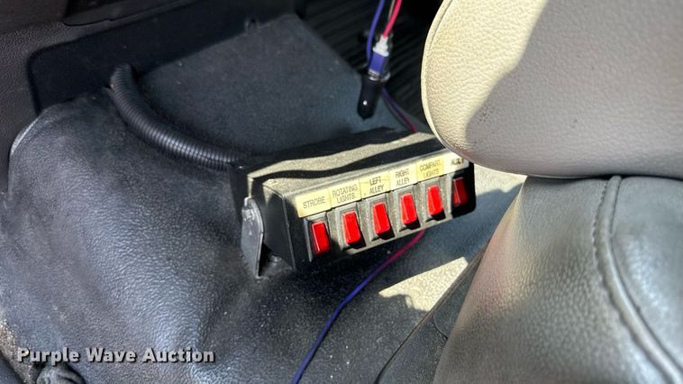 image for item EU2074 2017 Ford F350 Super Duty  utility bed pickup truck