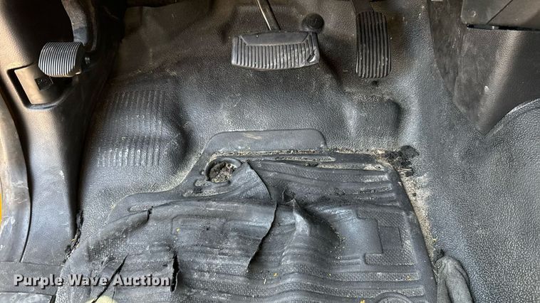 image for item EU2074 2017 Ford F350 Super Duty  utility bed pickup truck