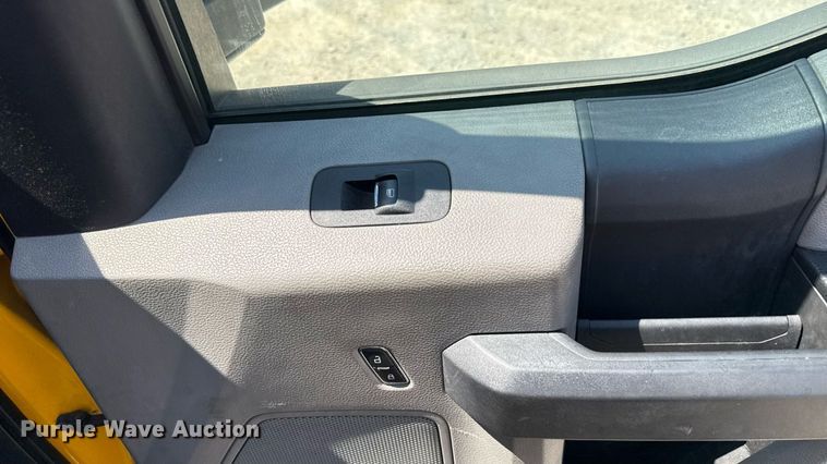 image for item EU2074 2017 Ford F350 Super Duty  utility bed pickup truck