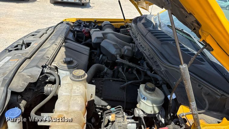 image for item EU2074 2017 Ford F350 Super Duty  utility bed pickup truck