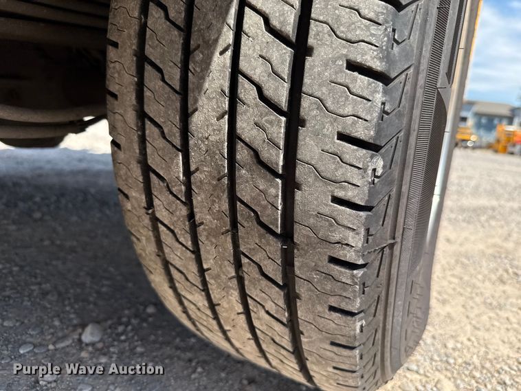 image for item EU2074 2017 Ford F350 Super Duty  utility bed pickup truck