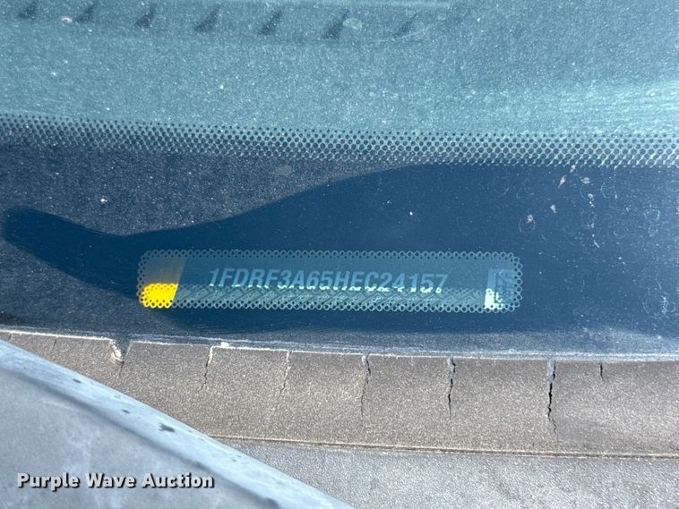 image for item EU2074 2017 Ford F350 Super Duty  utility bed pickup truck