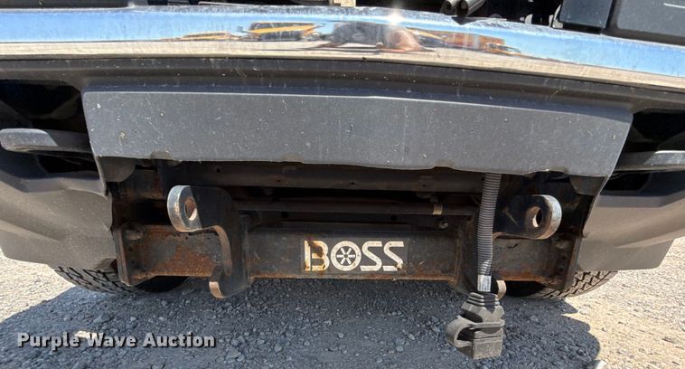 image for item EU2076 2017 Chevrolet Silverado 3500HD utility bed pickup truck